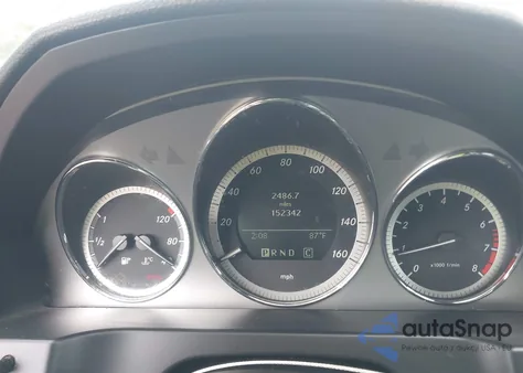 2010 Mercedes-Benz C 300 Luxury/Sport z USA, uszkodzony, nr VIN WDDGF5EB4AR095184